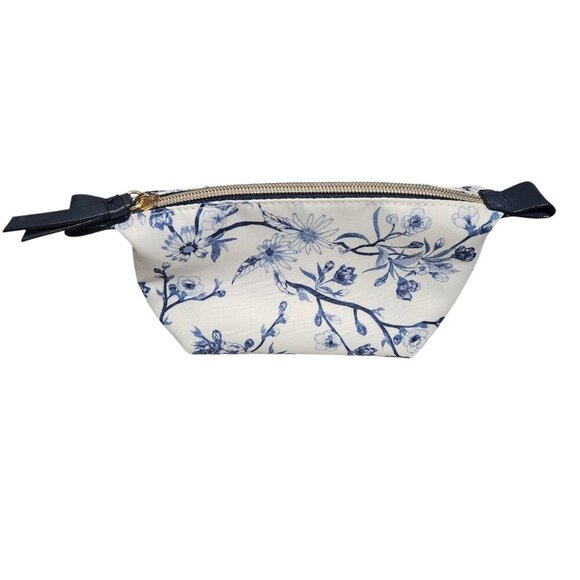 Victoria's Secret Blue and White Floral Vinyl Cosmetic Bag Black Lining - NWOT!! - Picture 2 of 5